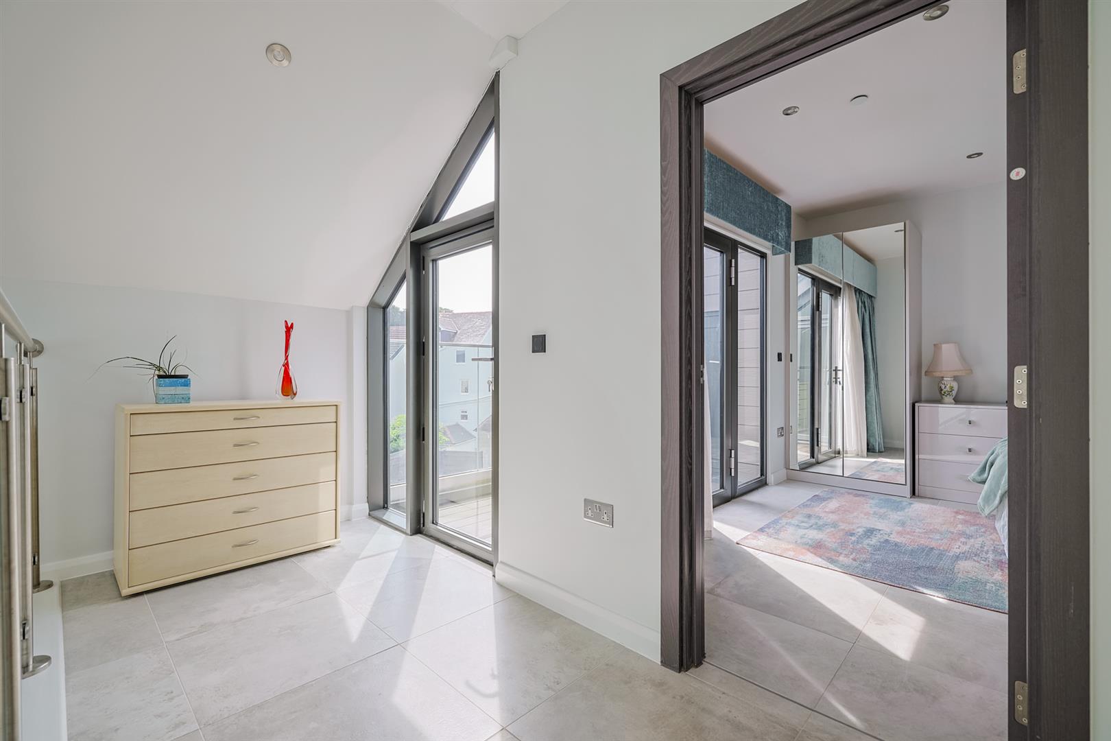 Apartment 6, Oyster Court, Newton Road, Mumbles, Swansea, SA3 4BD